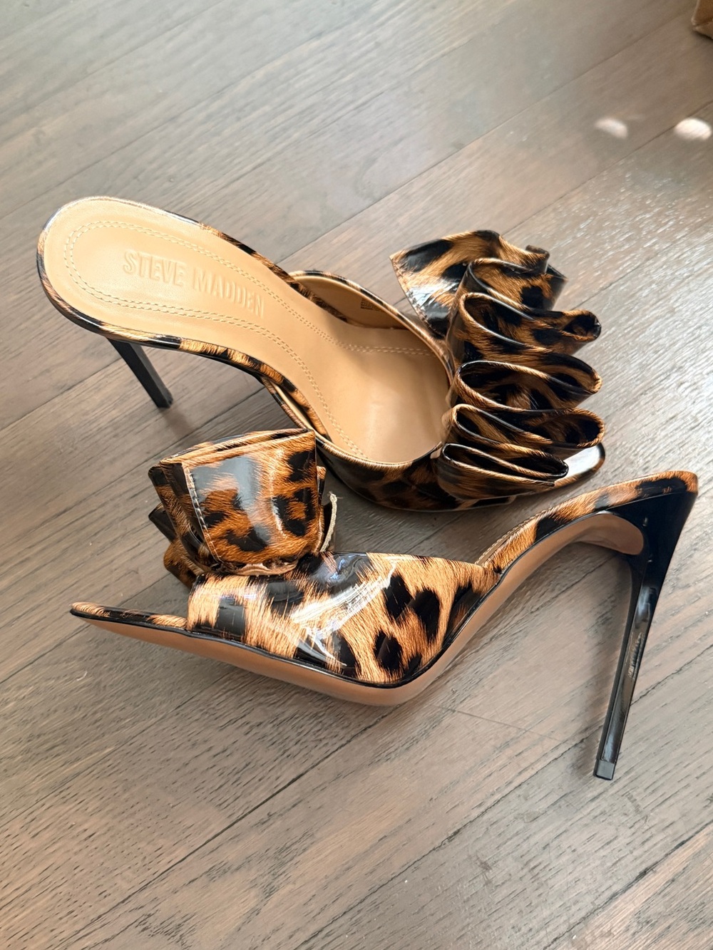 NWOT Steve Madden Leopard Ruffle Stiletto Mules Heels 7